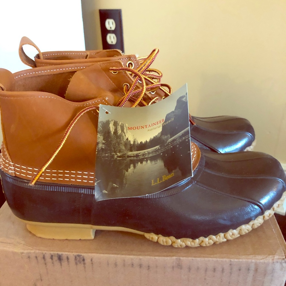 Men’s original Bean boots size 9. New with tags.